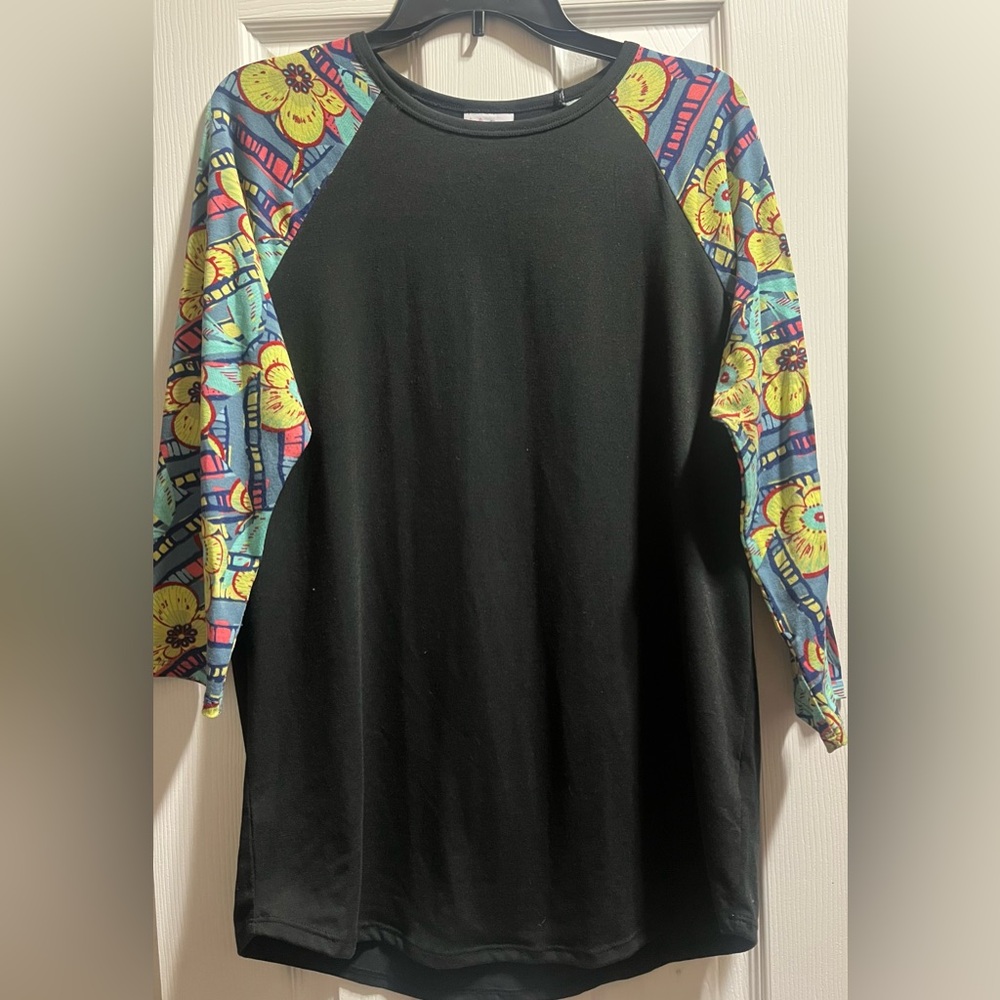 Women’s LuLaRoe Randy tee, L